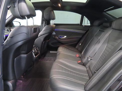 Used 2018 Mercedes-Benz S 560 Sedan image 31