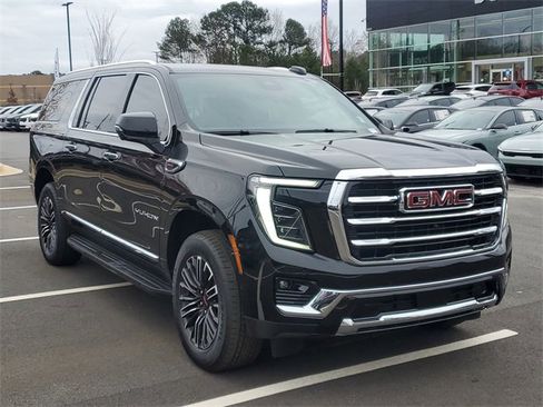 Used 2025 GMC Yukon XL Elevation image 3