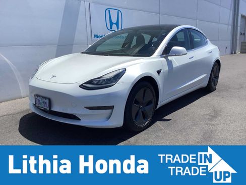 Used 2020 Tesla Model 3 Standard Range Plus RWD image 1