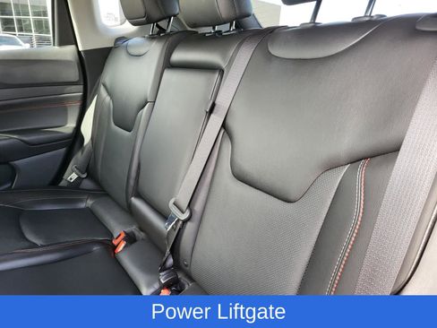 Used 2022 Jeep Compass Trailhawk w/ Trailhawk Elite Group AWD/4WD image 17