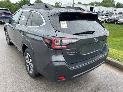 Used 2023 Subaru Outback Premium AWD/4WD image 4