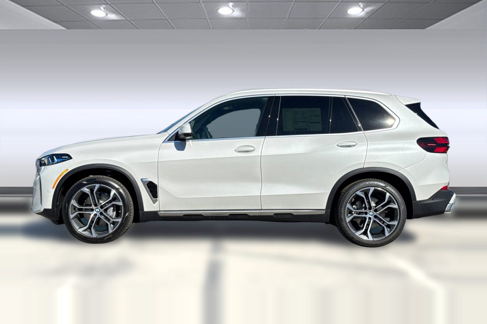 Used 2026 BMW X5 xDrive40i AWD/4WD image 2