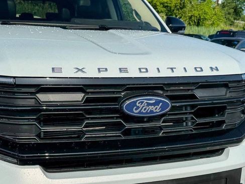Used 2025 Ford Expedition Active AWD/4WD image 9