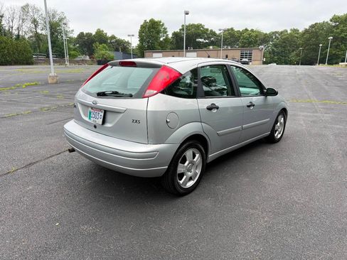 Used 2004 Ford Focus ZX5 Hatchback FWD image 15