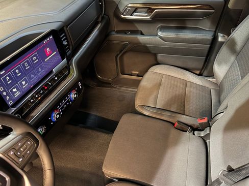 Used 2024 GMC Sierra 1500 Elevation RWD image 31