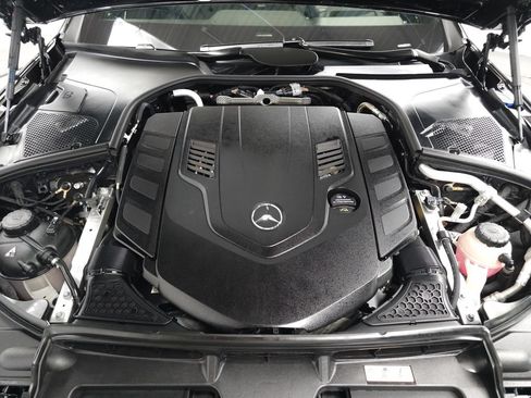 Certified 2024 Mercedes-Benz Maybach S 580 4MATIC image 40