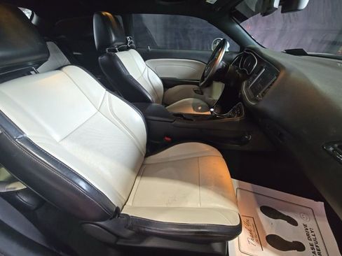 Used 2018 Dodge Challenger SXT Plus image 9