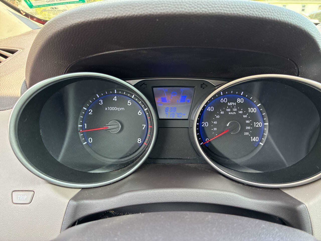 Used 2011 Hyundai Tucson GLS AWD/4WD image 9