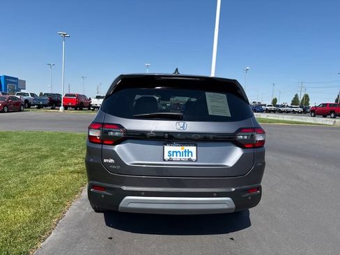 Used 2025 Honda Pilot EX-L image 4