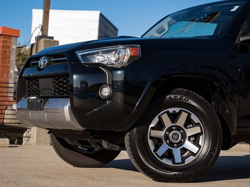 Used 2023 Toyota 4Runner TRD Off-Road Premium image 2