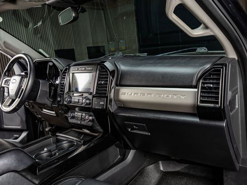 Used 2020 Ford F250 Lariat image 18