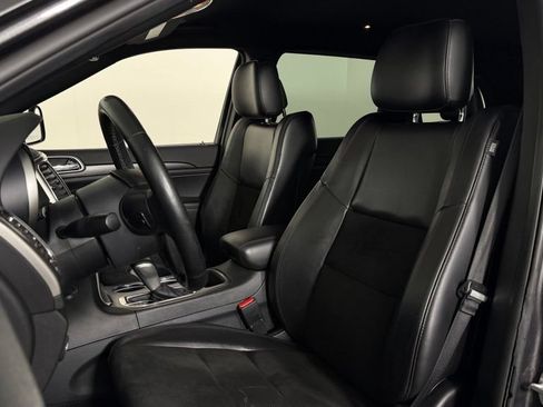 Used 2018 Jeep Grand Cherokee Altitude AWD/4WD image 16