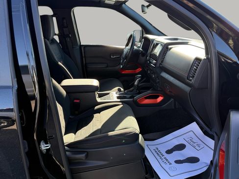Used 2022 Nissan Frontier PRO-4X image 30
