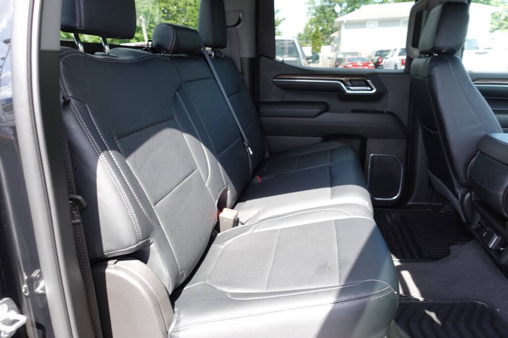 Used 2024 Chevrolet Silverado 1500 LT AWD/4WD image 30