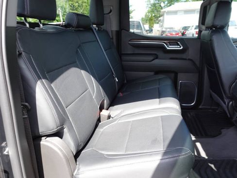 Used 2024 Chevrolet Silverado 1500 LT AWD/4WD image 30
