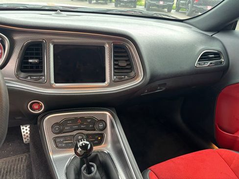 Used 2017 Dodge Challenger SRT Hellcat RWD image 21