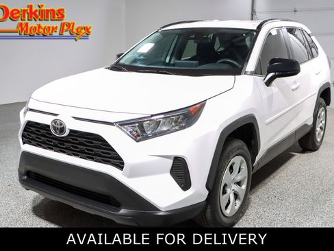 Used 2021 Toyota RAV4 LE AWD/4WD image 1