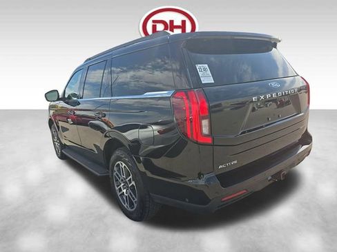 Used 2025 Ford Expedition Active image 2