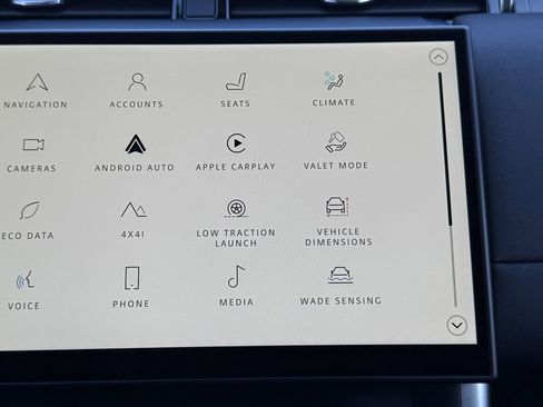 Used 2025 Land Rover Discovery Sport S image 26