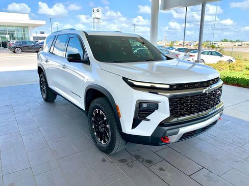 Used 2026 Chevrolet Traverse Z71 w/ Driver Confidence Package AWD/4WD image 4