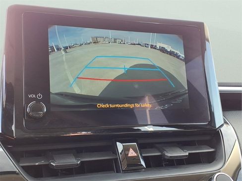 Used 2024 Toyota Corolla LE image 18