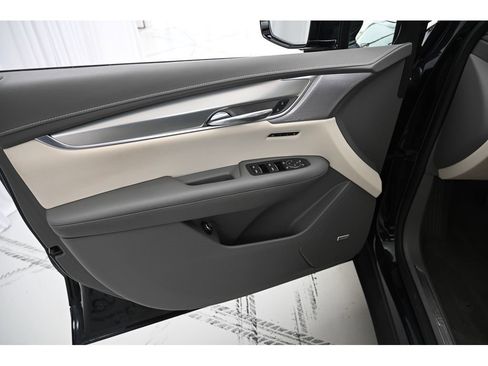 Certified 2021 Cadillac XT5 Premium Luxury image 11