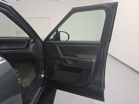 Used 2024 Rivian R1S Adventure AWD/4WD image 18