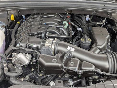 New 2025 Jeep Grand Cherokee Laredo X w/ Luxury Tech Group I image 23