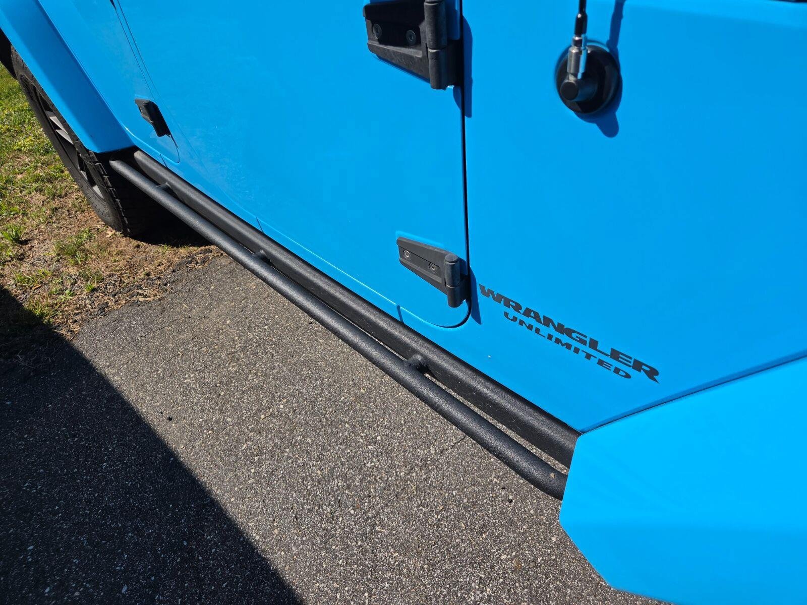Used 2017 Jeep Wrangler Unlimited Sahara AWD/4WD image 5