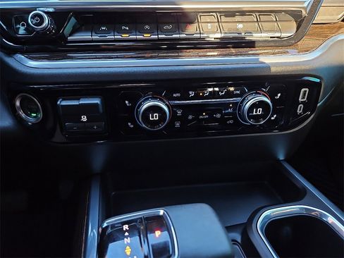 Used 2025 GMC Sierra 1500 Elevation w/ Preferred Package image 27