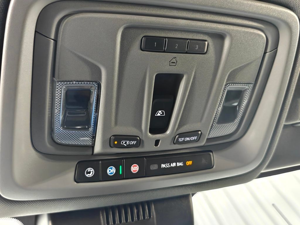 Used 2025 GMC Sierra 1500 Elevation w/ Elevation Premium Package AWD/4WD image 13