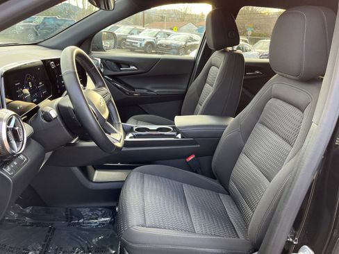 Used 2025 Chevrolet Equinox LT image 35