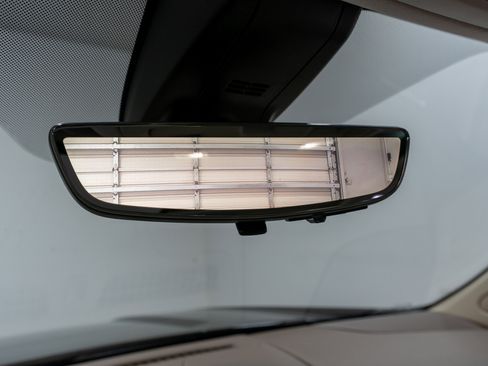 Used 2021 GMC Yukon Denali w/ Denali Premium Package image 18