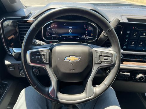 Used 2025 Chevrolet Silverado 1500 LT AWD/4WD image 15