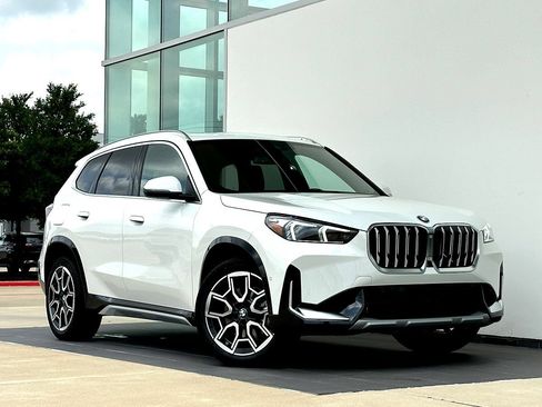 New 2026 BMW X1 xDrive28i w/ Technology Package AWD/4WD image 1