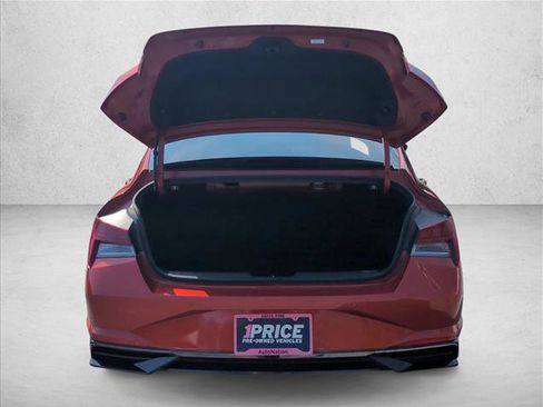 Certified 2022 Hyundai Elantra Limited image 7