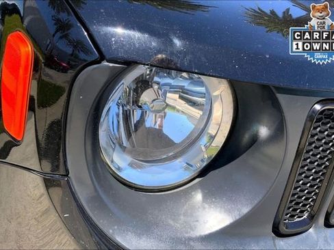 Used 2018 Jeep Renegade Altitude FWD image 26