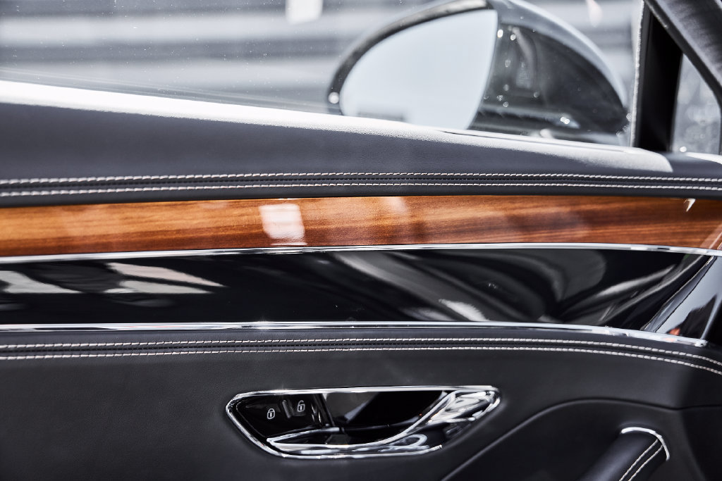Used 2024 Bentley Flying Spur V8 AWD/4WD image 33