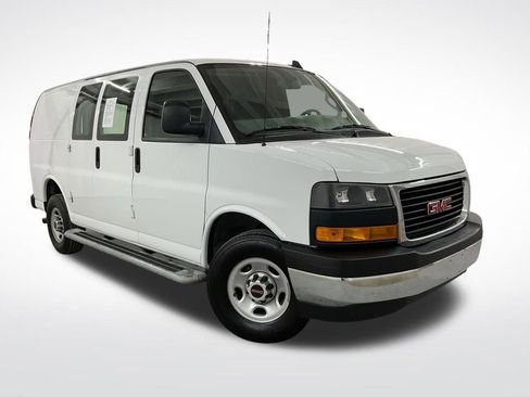 Used 2024 GMC Savana 2500 w/ Driver Convenience Package RWD image 4
