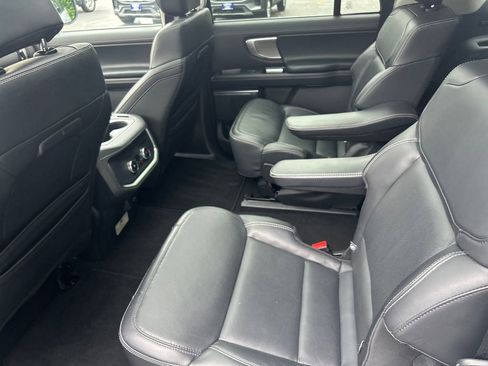 Used 2025 Ford Expedition Max Platinum AWD/4WD image 29