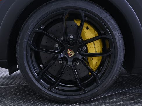 Used 2023 Porsche Cayenne Turbo GT image 11