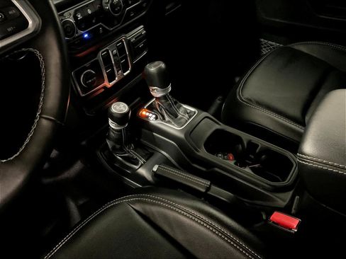 Used 2023 Jeep Wrangler Sahara w/ Cold Weather Group image 20