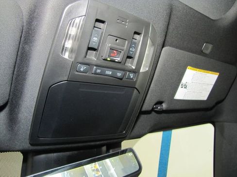Used 2023 Toyota Highlander Platinum FWD image 8