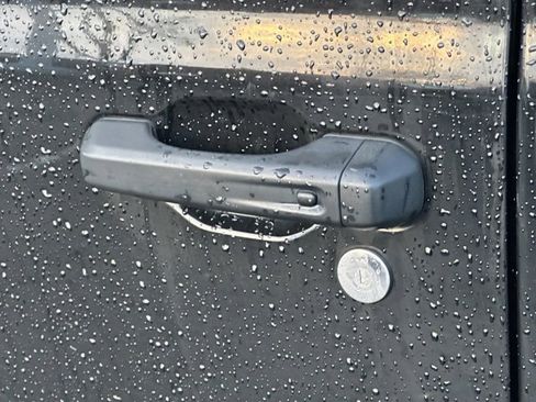 Used 2021 Jeep Wrangler Unlimited Sahara w/ Cold Weather Group image 16