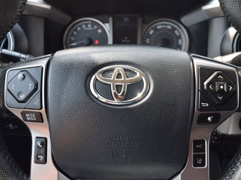 Used 2018 Toyota Tacoma SR5 image 26