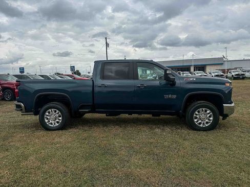 New 2026 Chevrolet Silverado 2500 LT w/ Texas Edition image 5