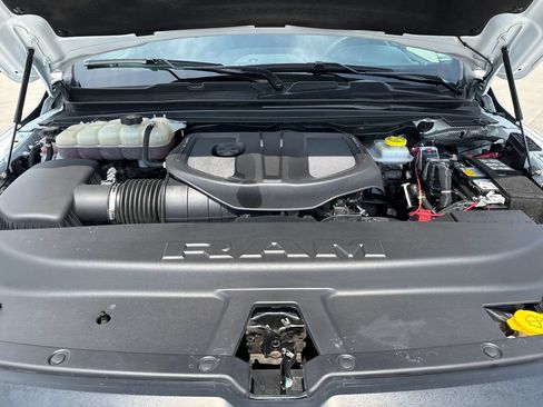 Used 2025 RAM 1500 Warlock AWD/4WD image 39