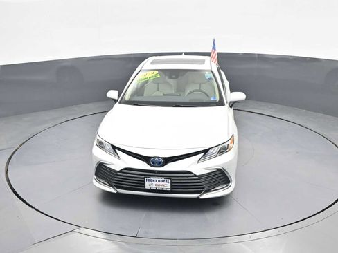 Used 2024 Toyota Camry XLE w/ Navigation Package FWD image 28
