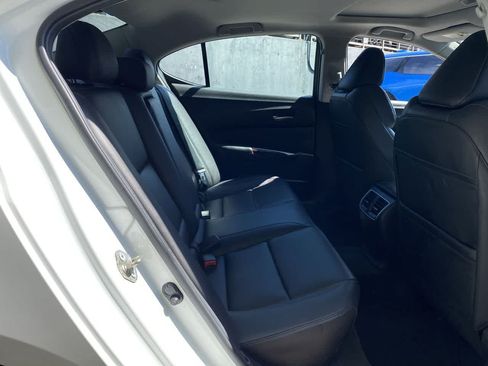 Used 2016 Acura TLX FWD image 18