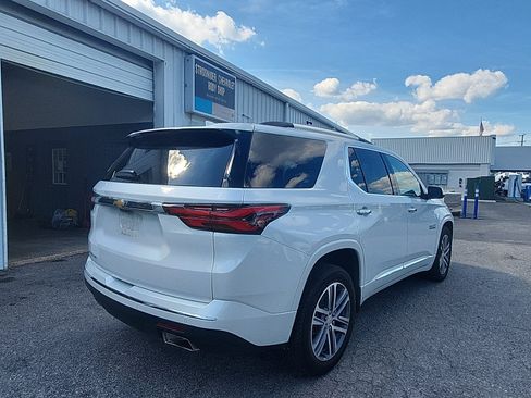Used 2022 Chevrolet Traverse High Country w/ LPO, Floor Liner Package AWD/4WD image 5